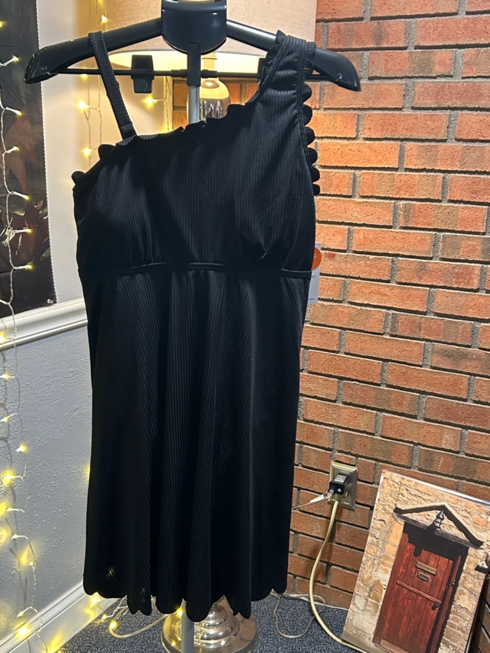Black One-Shoulder Women’s One-Piece Swimsuit